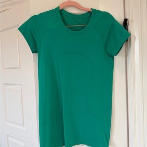Lululemon Swiftly Tech Hip Length, Kelly Green, Size 6.